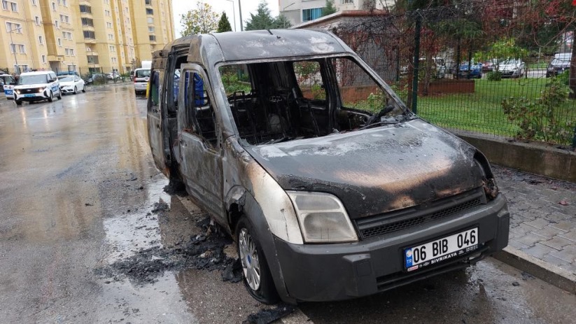 Samsun'da seyir halindeki araç tamamen yandı