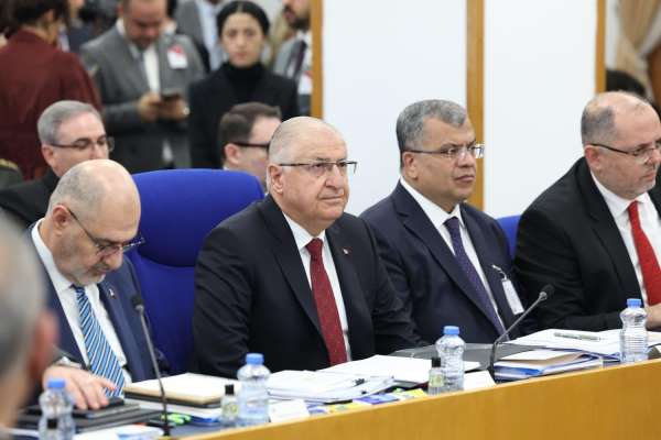 Bakan Güler: 'Terörle mücadelemiz, ülkemizin güvenliği, bölgemizin huzur ve istikrarı için tavizsiz bir şekild