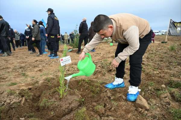 Edirne'de şehitler anısına 500 fidan toprakla buluştu