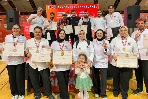 Kastamonu Üniversitesi öğrencileri, GastroAntalya'dan madalyalarla döndü