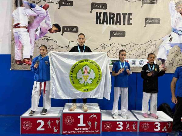 Türkiye Yıldızlar Ligi'nde Manisa BBSK'dan 53 madalya