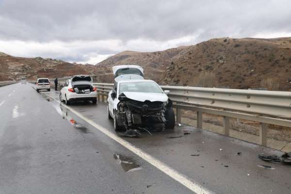 Sivas'ta trafik kazası:1 yaralı 