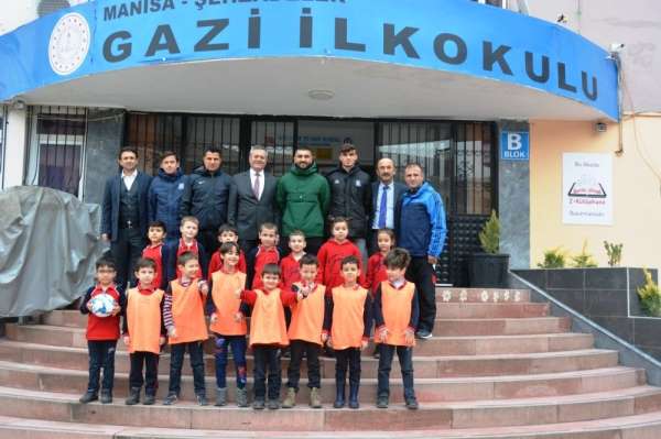 Yunusemre Gazi İlkokulu'nda genç yetenekler belirlendi 