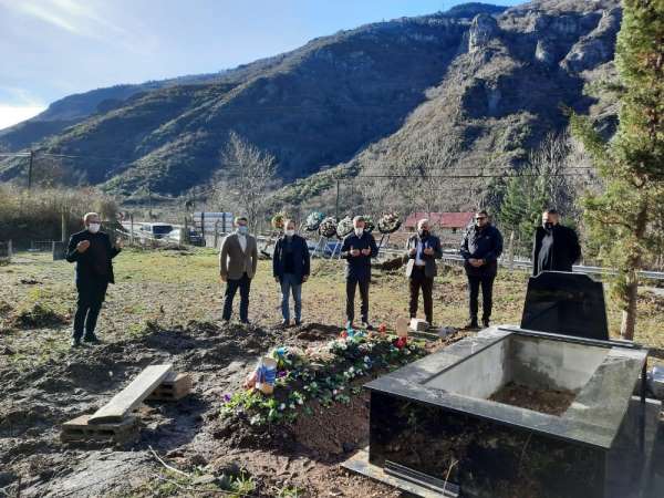 Trabzonspor Başkanı Ağaoğlu'ndan Sümer'in mezarına ziyaret 