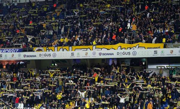 Kadıköy'de tribünlerden protesto