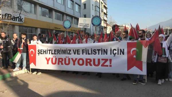 Bursa'da üniversite öğrencileri şehitler ve Filistin için yürüdü