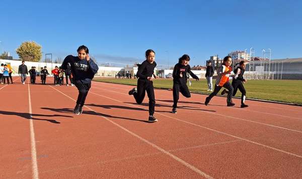 Karaman'da düzenlenen U14 atletizm il yarışmaları sona erdi