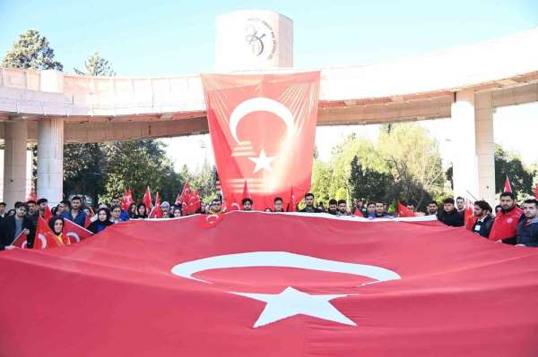 Osmaniye'de üniversite öğrencilerinden teröre lanet yürüyüşü