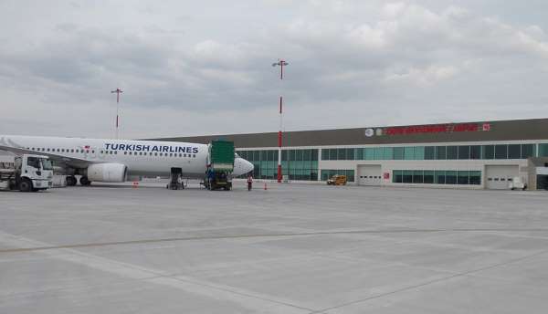 Kütahyalı iş adamları Zafer Havalimanı'nın siyasete alet edilmemesini istiyor