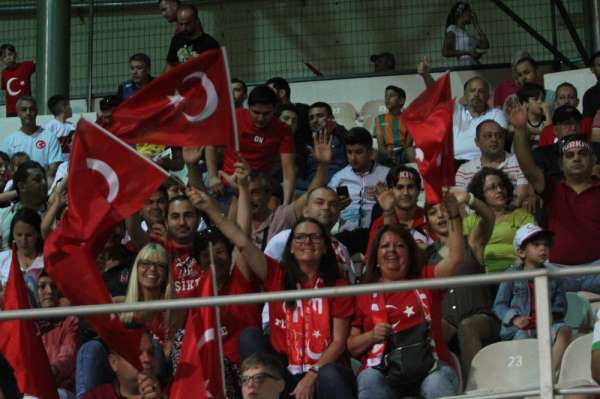 Hazırlık maçı: Türkiye: 1 - Özbekistan: 0 (İlk yarı) 