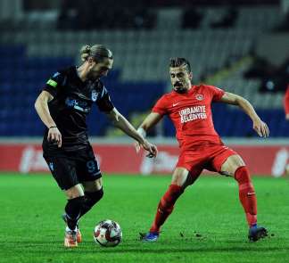 Ziraat Türkiye Kupası: Ümraniyespor: 0 - Trabzonspor: 1 (İlk yarı) 