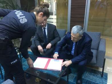 İstanbul'daki tüm emniyet personeli için 'Şehit Polis Memuru Sinan Acar Kütüphan