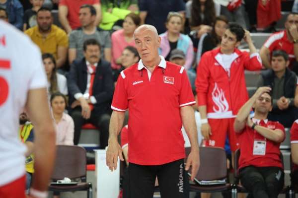 Mehmet Akif Üstündağ: 'Galibiyeti taraftara armağan ediyoruz'