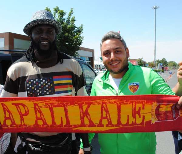 Emmanuel Adebayor Kayseri'ye geldi 