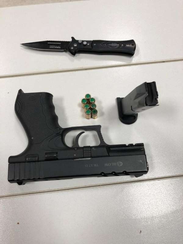 14 yaşındaki çocuğun üzerinden kurusıkı tabanca ve bıçak çıktı 