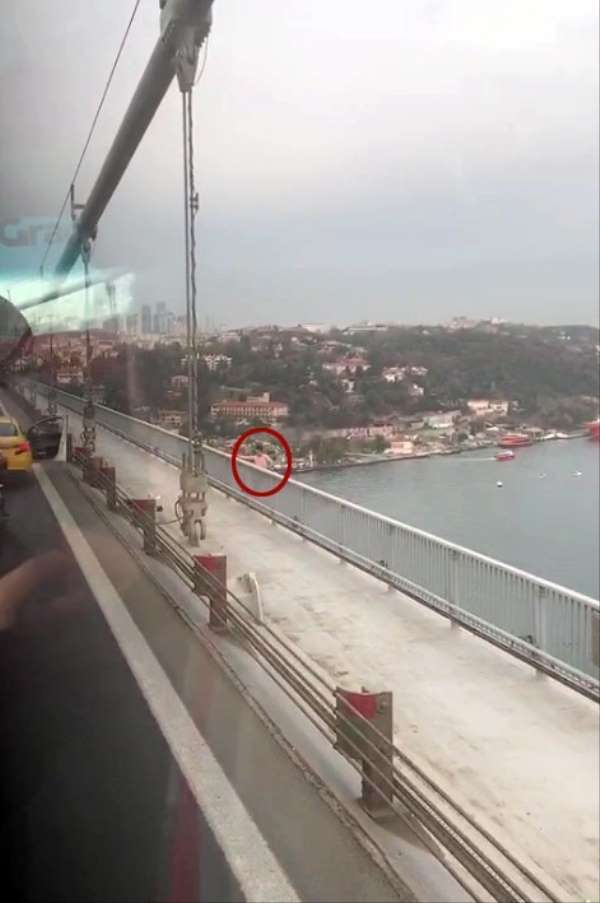 15 Temmuz Şehitler Köprüsü'ne çıkan şahsın atlama anı ortaya çıktı 
