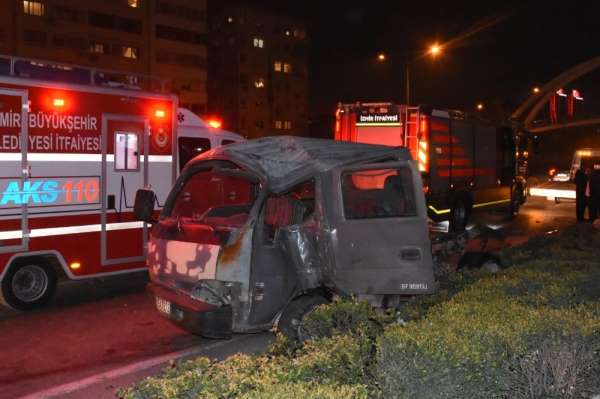 İzmir'de zincirleme kaza: 2'si ağır 3 yaralı 