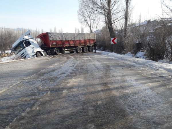 Tokat'ta buzlanma kazalara neden oldu 