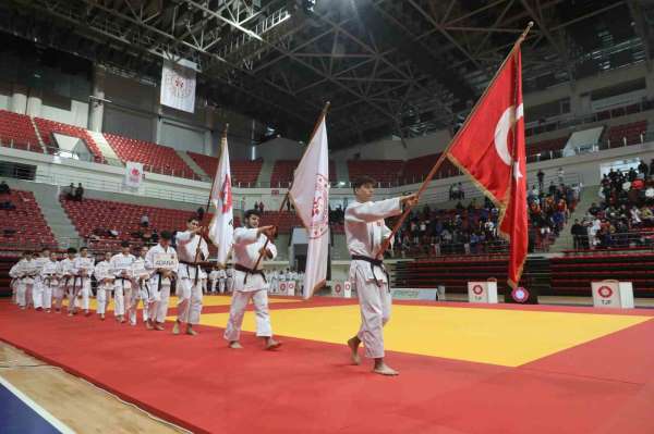 Ümitler Türkiye Judo Şampiyonası Konya'da başladı