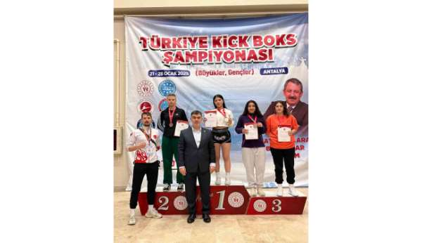 Kütahyalı Asya Türkel Türkiye Kick Boks Şampiyonası'nda ikincilik elde etti