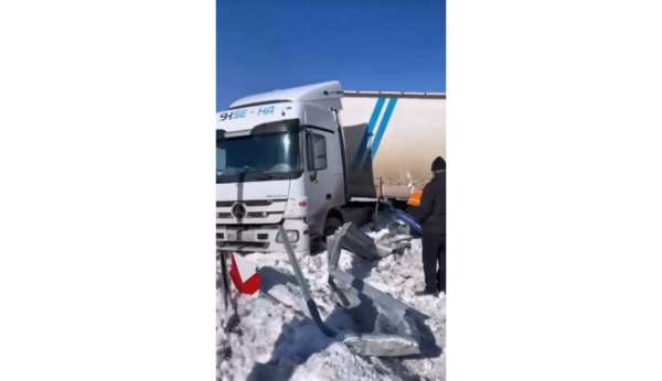 Sahara Geçidi'nde buzlanma kazaya neden oldu