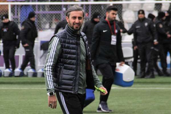 Serkan Özbalta: 'Ligi ilk 6 içinde bitirmek için elimizden geleni yapacağız'