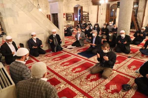 İdlib şehitleri için Kur'anı Kerim okundu, dua edildi 