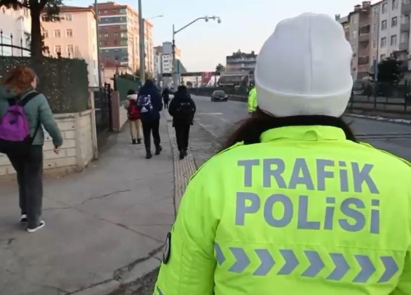 Samsun polisi, çocukların güvenliği için görevde