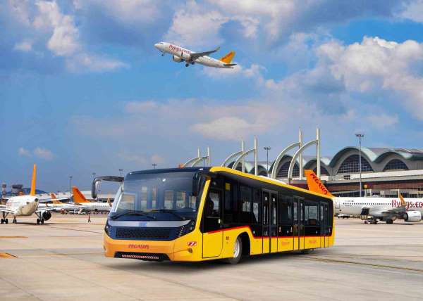 Pegasus Hava Yolları, yerli üretim BMC NEOPORT apron otobüslerini kullanıma sundu