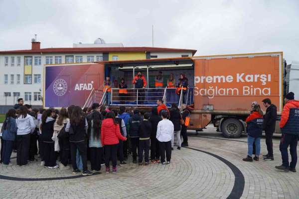 Deprem Simülasyon Tırı Atakum'da