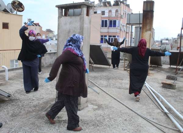 Antalyalı ev hanımları sporu terasa taşıdı 
