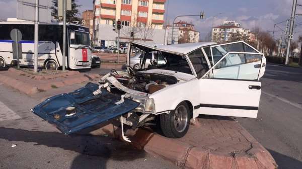 Kayseri'de trafik kazası: 3 yaralı 