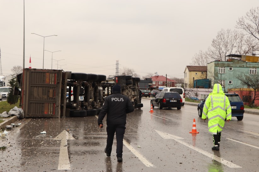 Samsun'da kamyon felaketi! Damperi açıldı