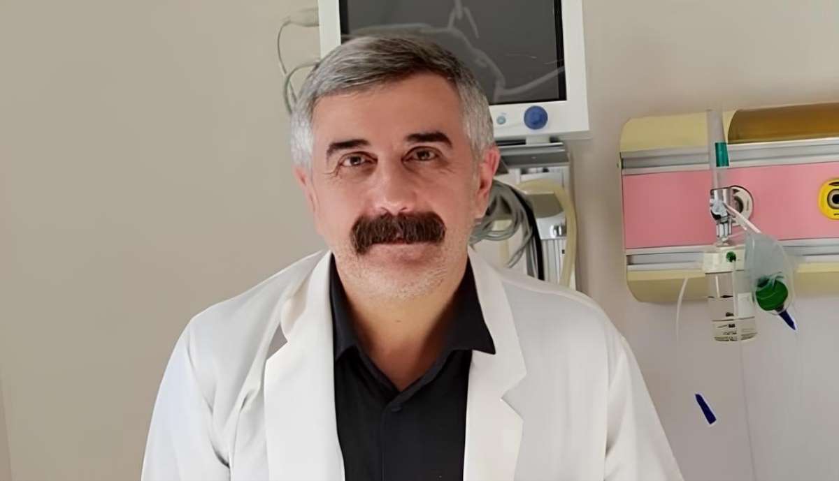 Van'da taziyeden dönen doktor trafik kazasında yaralandı