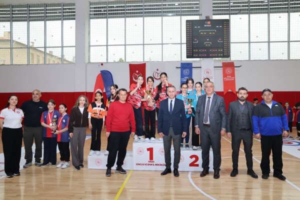 Niğde'de floor curlıng heyecanı yaşandı