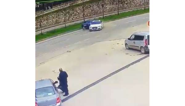 Sürücüsüz araç trafiğe çıktı, kaza böyle geldi