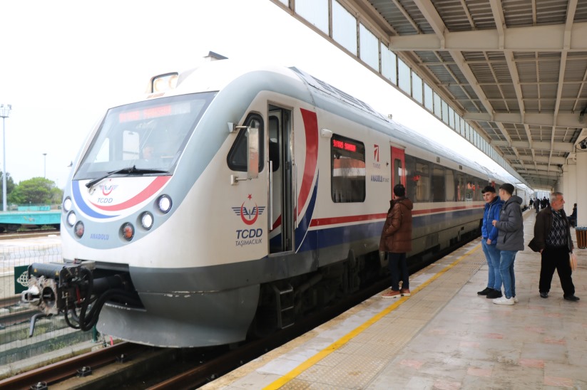 Samsun-Sivas yolcu treni seferleri 8 yıl aradan sonra tekrar başladı