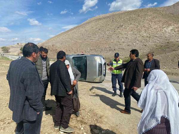 Erzincan'da trafik kazası: 2 yaralı - Erzincan haber