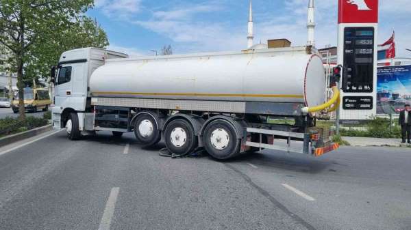 Esenyurt'ta feci kaza: Kamyonun altında kalan bisiklet sürücüsü hayatını kaybetti
