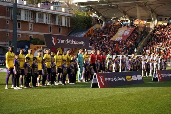 Trendyol Süper Lig: Eyüpspor: 0 - Galatasaray: 0