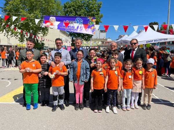 Sinop'ta lösemili çocuklar yararına sergi