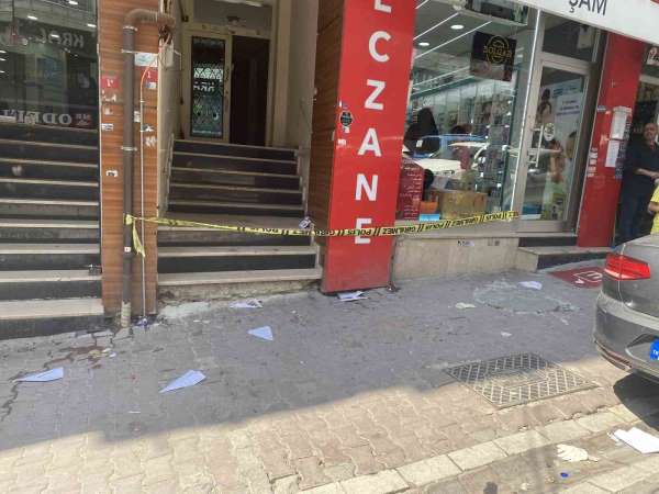 İstanbul'da bıçaklı cinayet: Kaçtığı apartmanda öldürüldü