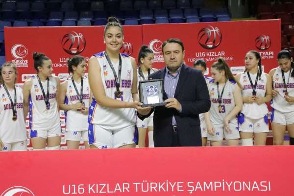 Kütahya'daki 'Basketbol U16 Kızlar Basketbol Türkiye Şampiyonası' sona erdi