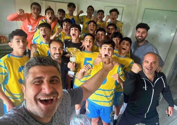 Siirt İl Özel İdare Spor U15 Takımı, Türkiye'nin en iyi dört takımı arasına girdi