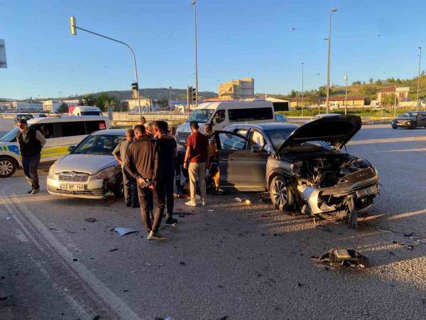 Elazığ'da trafik kazası: 4 yaralı