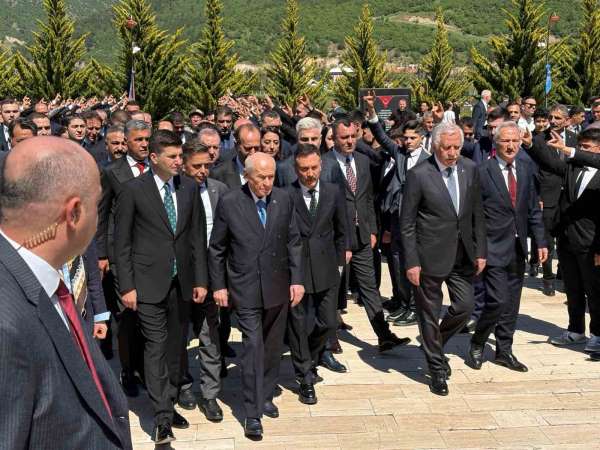 MHP Genel Başkanı Bahçeli, Ülkücü Şehitler Anıtı'nı ziyaret etti