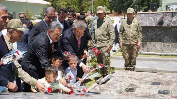 Vali Ekici: 'Dünyanın en yiğit ordusuna sahibiz'