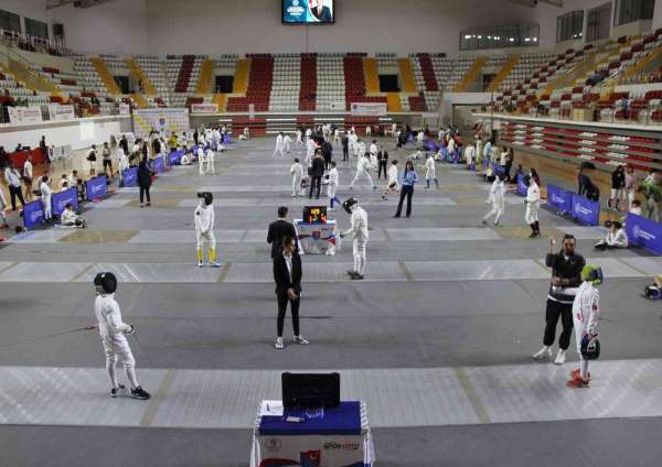 Eskrim Türkiye Şampiyonası, Sivas'ta başladı
