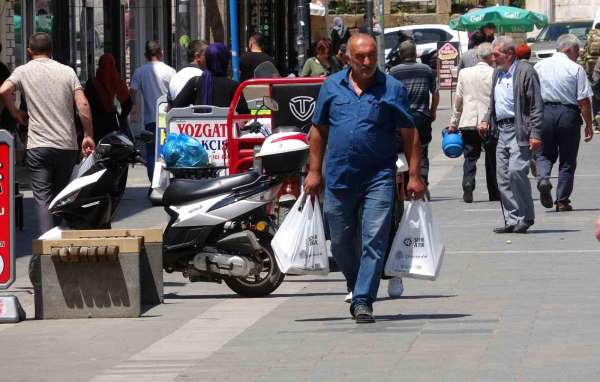 Yozgat'ta Kurban Bayramı öncesi alışveriş yoğunluğu yaşanıyor