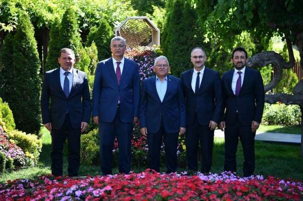 Büyükşehir'de Avrupa Spor Şehri Kayseri'nin spor projeleri masaya yatırıldı